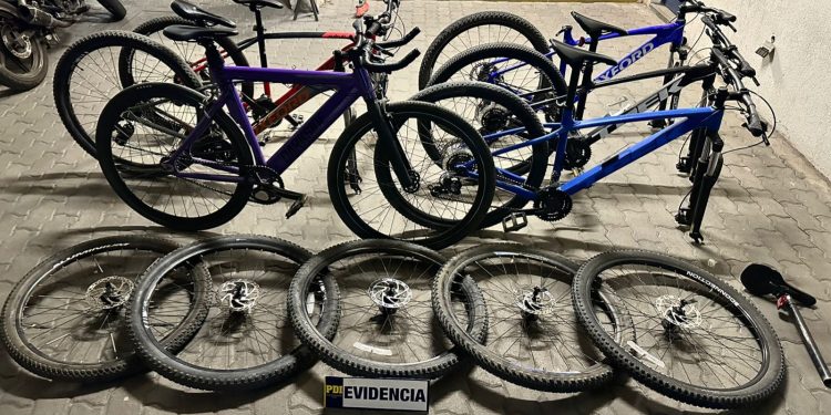 Capturan a ladrón que robaba bicicletas en Mall Plaza Maule