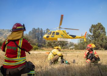 Conaf Maule advierte prohibición absoluta de uso de drones durante incendios forestales