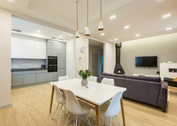 Mayores de 60 años son los mejores anfitriones de Airbnb en Chile