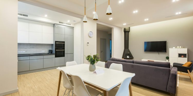 Mayores de 60 años son los mejores anfitriones de Airbnb en Chile