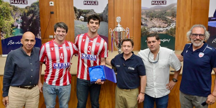 Gobernador Álvarez-Salamanca reconoció al Club de Voleibol Linares por su nuevo título nacional