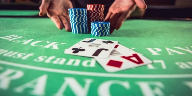 ¿Es el blackjack azar o una ciencia de probabilidades?