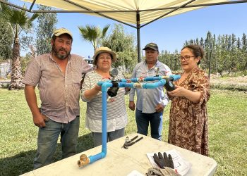 Programa de capacitación en riego tecnificado fortalece las capacidades productivas de 200 agricultores de Linares y Curicó