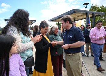 Gobierno del Maule inaugura plaza y entrega más de 3 mil contenedores en Chanco