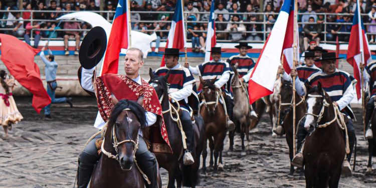 15 mil personas vibraron con la XXVII trilla a yegua suelta de Pelluhue