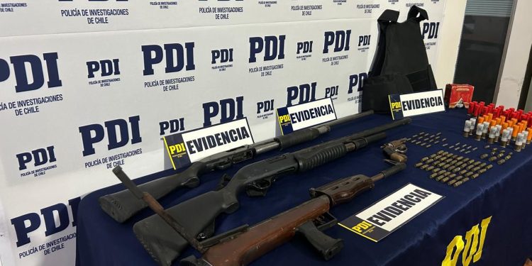PDI detuvo a sujeto con arsenal de armas de fuego y municiones