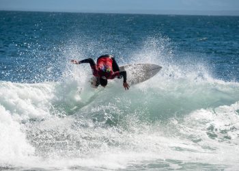 Con alto nivel y gran marco de público arrancó el “Open Surf Curanipe 2026”