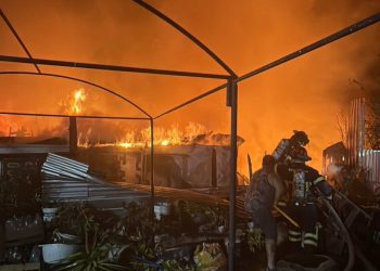 Cuatro viviendas destruidas por voraz incendio en población Diego Portales de San Javier