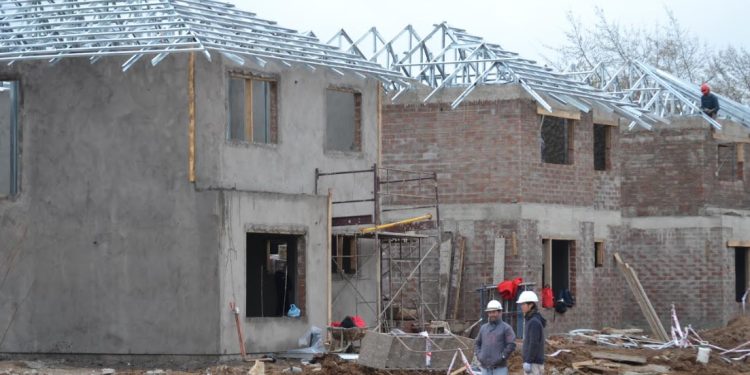 Disminuye déficit habitacional en sectores vulnerables pero siguen problemas para familias de clase media