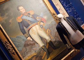 Museo O’Higginiano exhibe réplica de chaquetilla de Bernardo O’Higgins