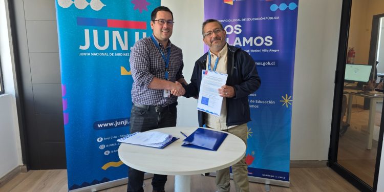 SLEP Los Álamos y JUNJI firmaron importante convenio para la administración de las salas cuna y jardines infantiles VTF