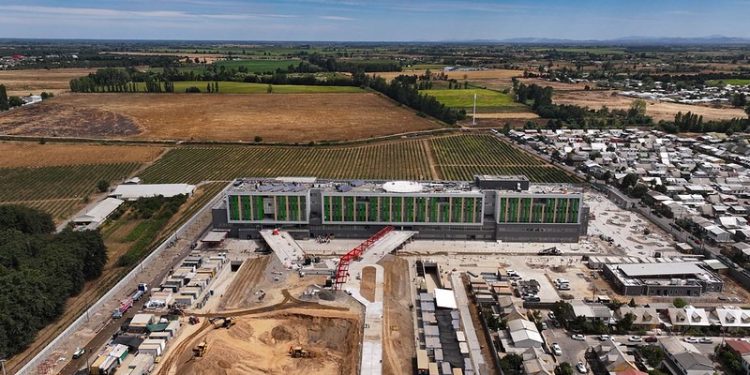 Hospital de Parral alcanza 93% de avance y proyecta su puesta en marcha para el segundo este semestre 2026