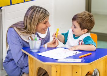 Escolarización Temprana: ¿Colegio, Casa o Jardín?