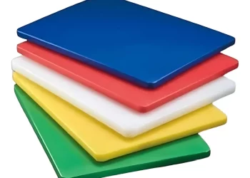 Tablas de cortar por color: una medida simple para prevenir la contaminación cruzada