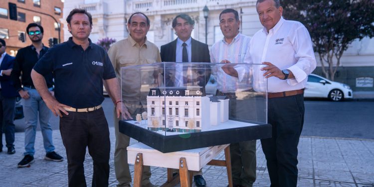 Gobierno del Maule y MOP anuncian avances para restaurar el edificio de la Intendencia