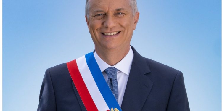 Retrato oficial de José Antonio Kast simboliza “avance y esperanza” de cara a su mandato