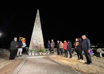 Emotiva ceremonia en Isla Orrego para recordar a los 102 vecinos de Constitución que partieron el 27/F