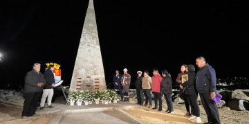 Emotiva ceremonia en Isla Orrego para recordar a los 102 vecinos de Constitución que partieron el 27/F