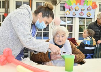 SOAP de Fundación Las Rosas permite ampliar cuidado a adultos mayores