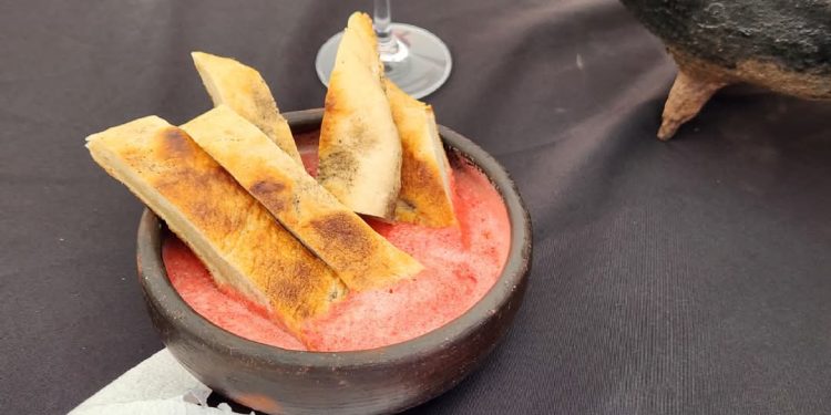 Pelarco celebró sus tradiciones con gastronomía y música en feria costumbrista de verano