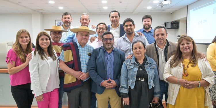 Tradición que se fortalece: Gobierno del Maule aprueba importantes recursos para el rodeo y la cultura regional