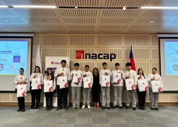 Estudiantes de Gastronomía de la región reciben becas  de Les Toques Blanches