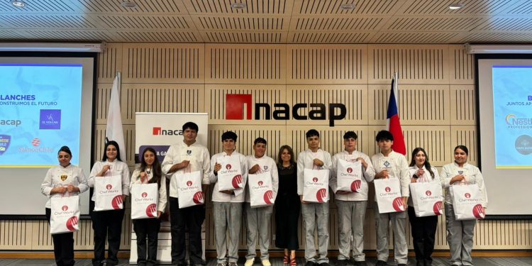 Estudiantes de Gastronomía de la región reciben becas  de Les Toques Blanches