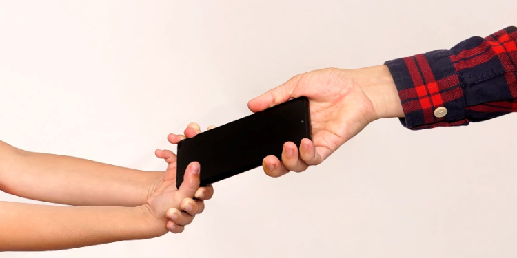 Celulares en el aula: Claves para comprender la nueva ley y fortalecer la convivencia