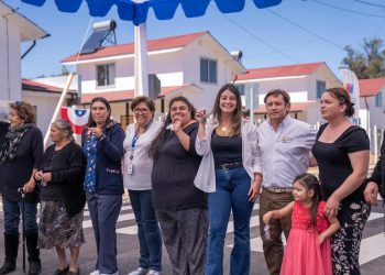 60 familias de Panimávida reciben sus viviendas tras más de 30 años de espera con apoyo del Gobierno del Maule