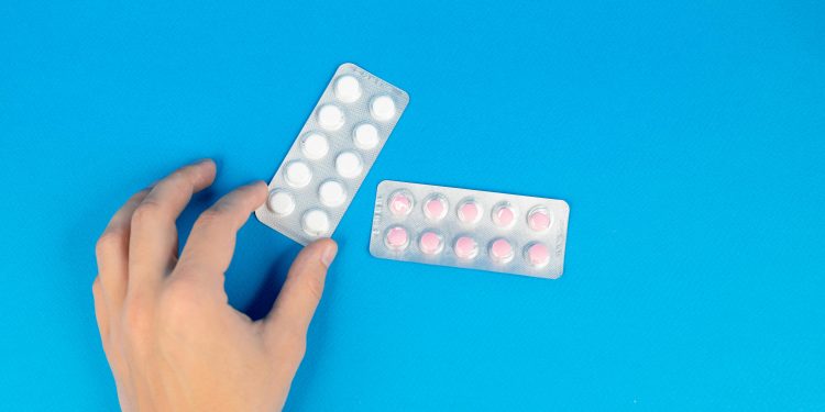 Melatonina en menores: expertos piden cautela y priorizar rutinas de sueño ante insomnio infantil