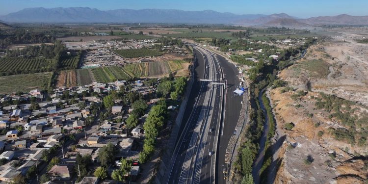 Nuevos Free Flow en Acceso Sur: Fin a peajes físicos en Santiago