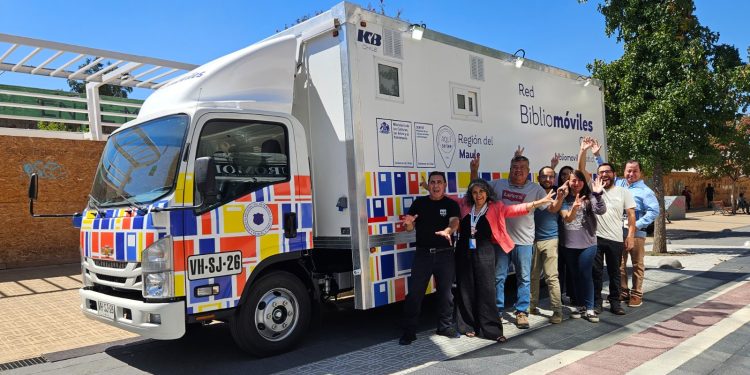 Región del Maule suma nuevo bibliomóvil para ampliar acceso a lectura