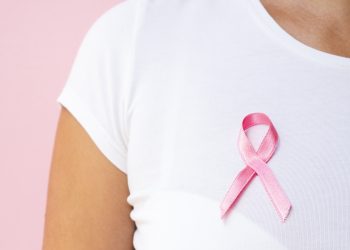 Campaña nacional busca ampliar el acceso a la detección temprana del cáncer de mama en todo Chile