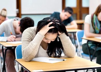Adaptación, autoexigencia moderada y redes de apoyo son claves en el primer año de Universidad