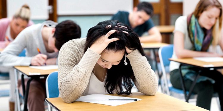 Adaptación, autoexigencia moderada y redes de apoyo son claves en el primer año de Universidad