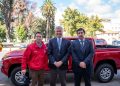 Gobierno Regional entrega camionetas a Romeral y retroexcavadora a Maule para fortalecer servicios municipales