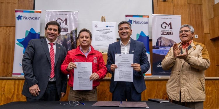 Gobierno del Maule y NuevoSur suscriben convenio para mejorar acceso al agua potable rural en la región