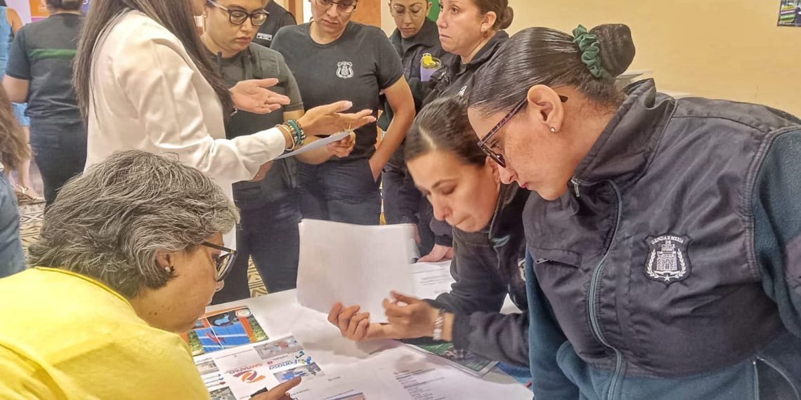 Feria de salud acercó prestaciones médicas a funcionarias de Gendarmería