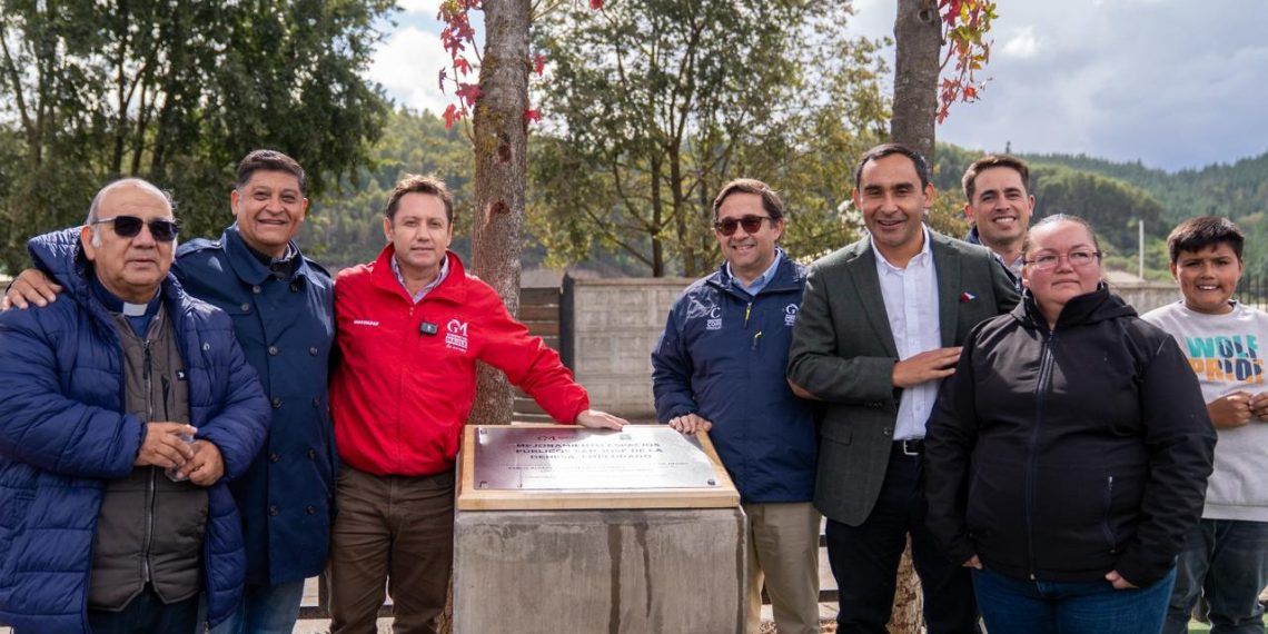 Gobierno del Maule inaugura remodelada plaza junto a vecinos de Empedrado