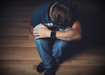 Revelan cómo el carácter y las emociones influyen en la astenia otoñal y el cambio de hora