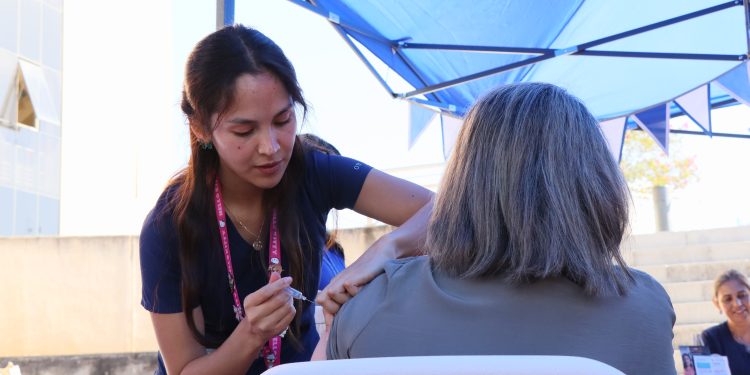 1.700 personas se han vacunado contra la influenza en la Región del Maule
