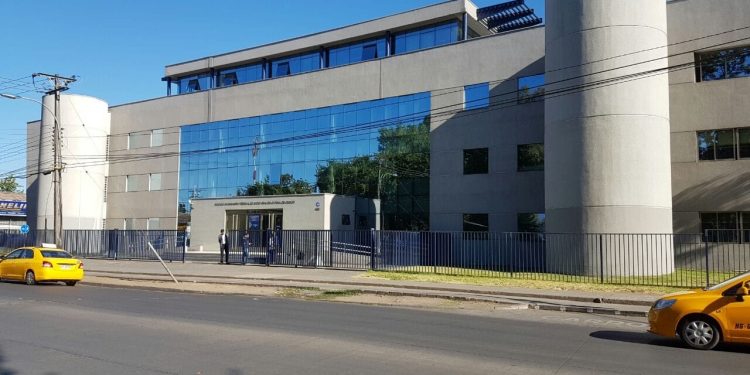 Juzgado de Garantía de Curicó ordena la supervisión de menor de edad imputado por porte de arma y municiones