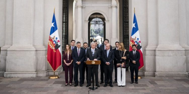 Gobierno anuncia nuevas medidas de apoyo para las familias: Subsidio para gas y para pescadores
