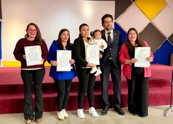 Familias de Cauquenes reciben las escrituras de sus viviendas