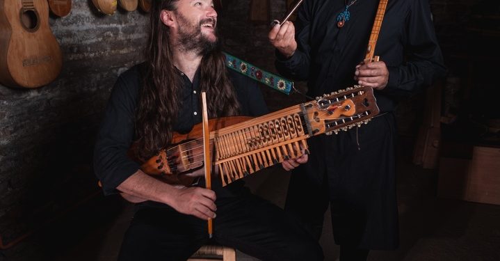 Abril en Extensión UCM: Kuervos del Sur, compañía Viajeinmóvil, Tata Barahona y Nano Stern son parte de su oferta cultural  