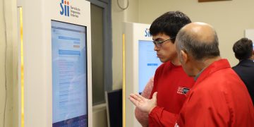 Estudiantes de la Universidad Autónoma apoyan a la comunidad en la Operación Renta 2026