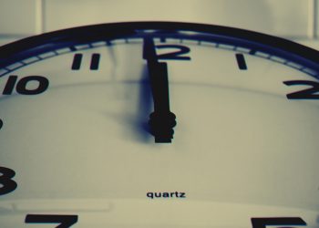 Esta noche se inicia el horario de invierno en Chile