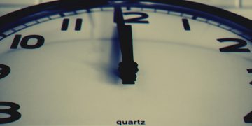 Esta noche se inicia el horario de invierno en Chile