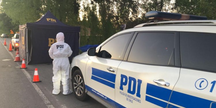 Encuentran a un hombre y una menor fallecidos al interior de una vivienda en Romeral