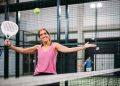 Mujeres y deporte: pádel lidera preferencias y fines de semana concentran mayor actividad